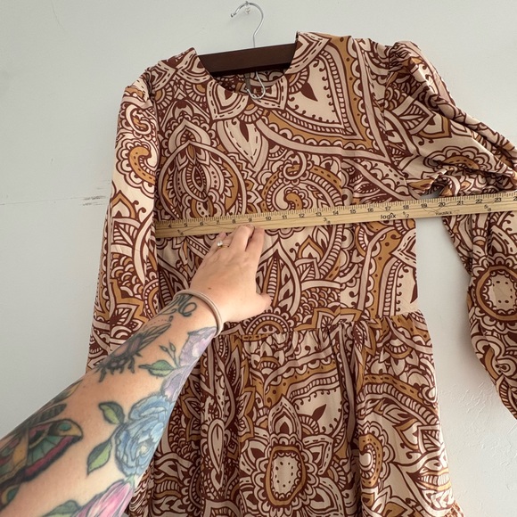 Tolavita Long Sleeve Paisley Maxi Dress in Tan and Cream | Tolavita Modest Maxi - Picture 10 of 12